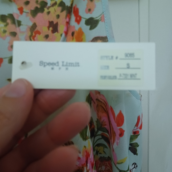 NWT Speed Limit MPH sheer Floral Tank Top sz S - Picture 3 of 4